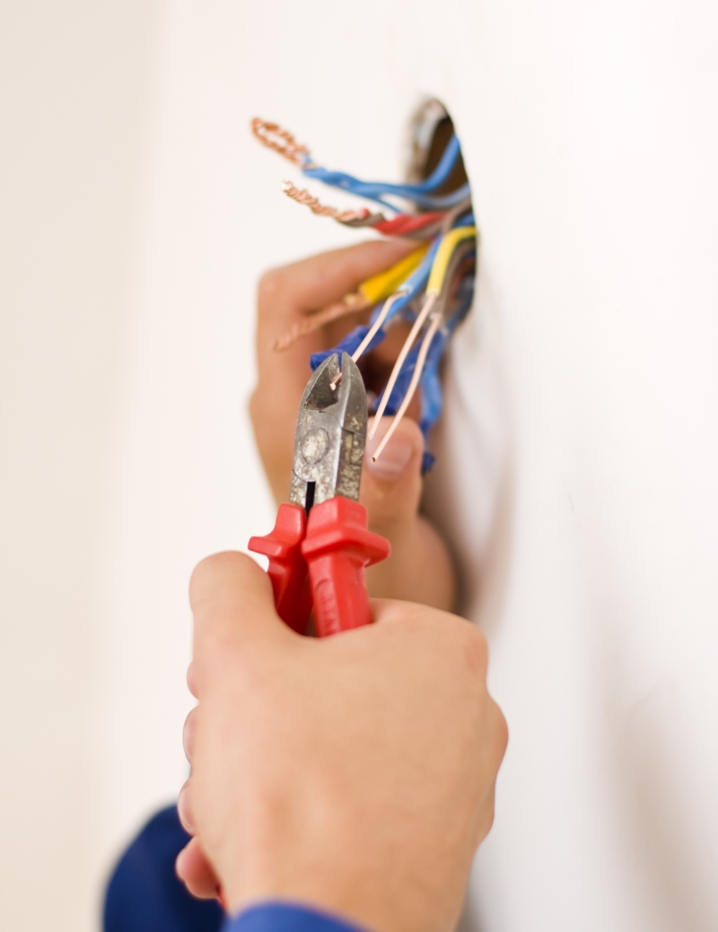 Electricians Cheshunt, Waltham Cross, EN8